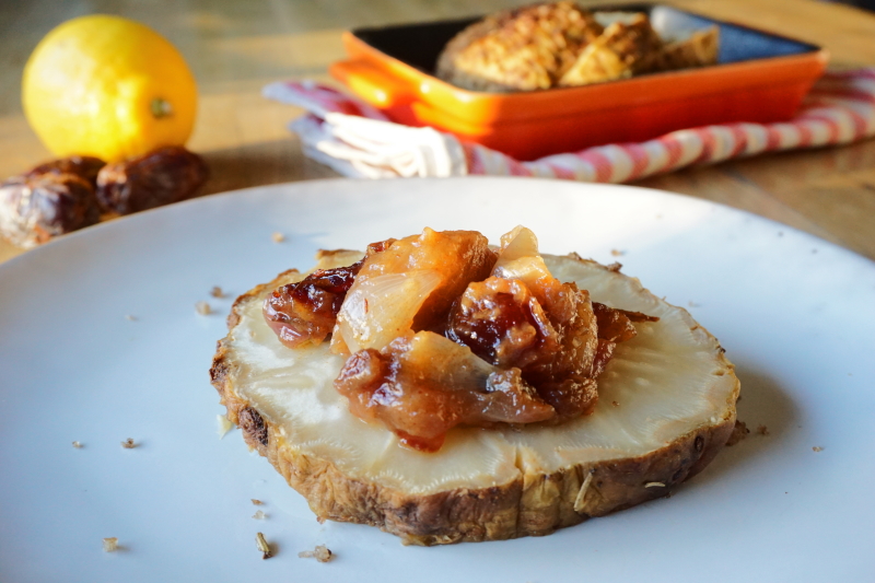 geroosterde hele knolselderij uit de oven met sjalotcompote