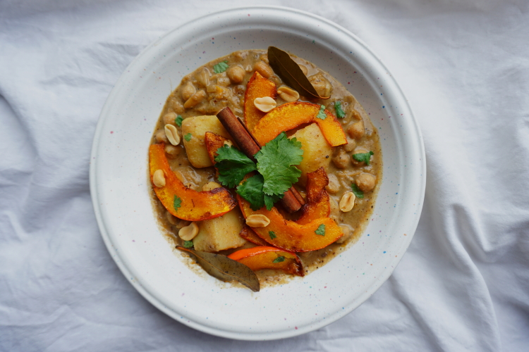 Vegan chickpea massamancurry