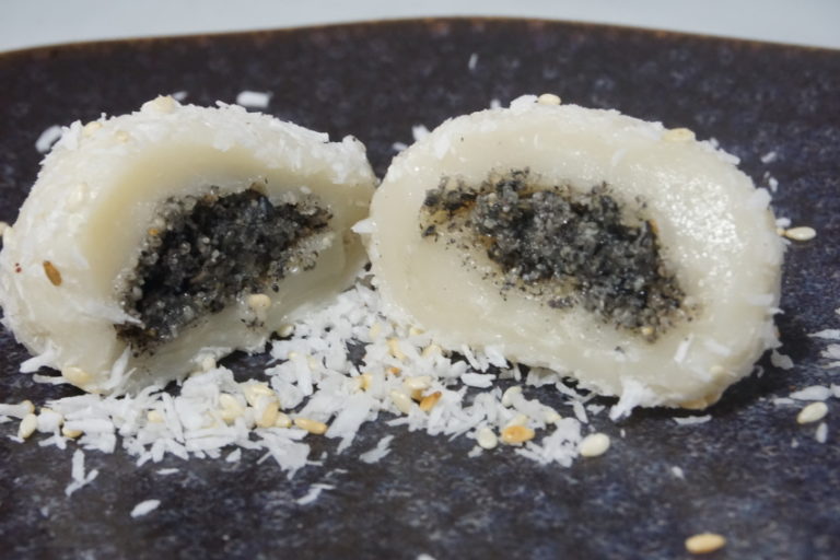 Mochi gevuld met zwart sesamzaad