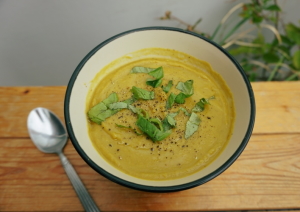 Vegan gele linzen soep met venkel en prei