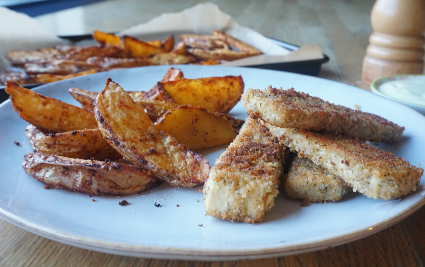 Vegan visstick en knapperige ovenfrietjes