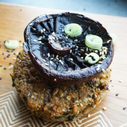 Portobello met rijst-zeewierburger